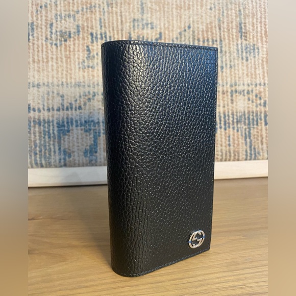 Black Gucci Long Wallet With Blue Interior - Picture 2 of 5
